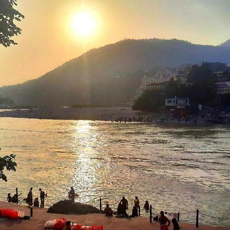 ホテル Vedic Dham Ganga リシケーシュ エクステリア 写真