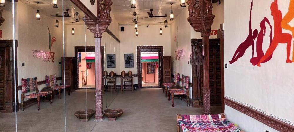 ホテル Vedic Dham Ganga リシケーシュ エクステリア 写真
