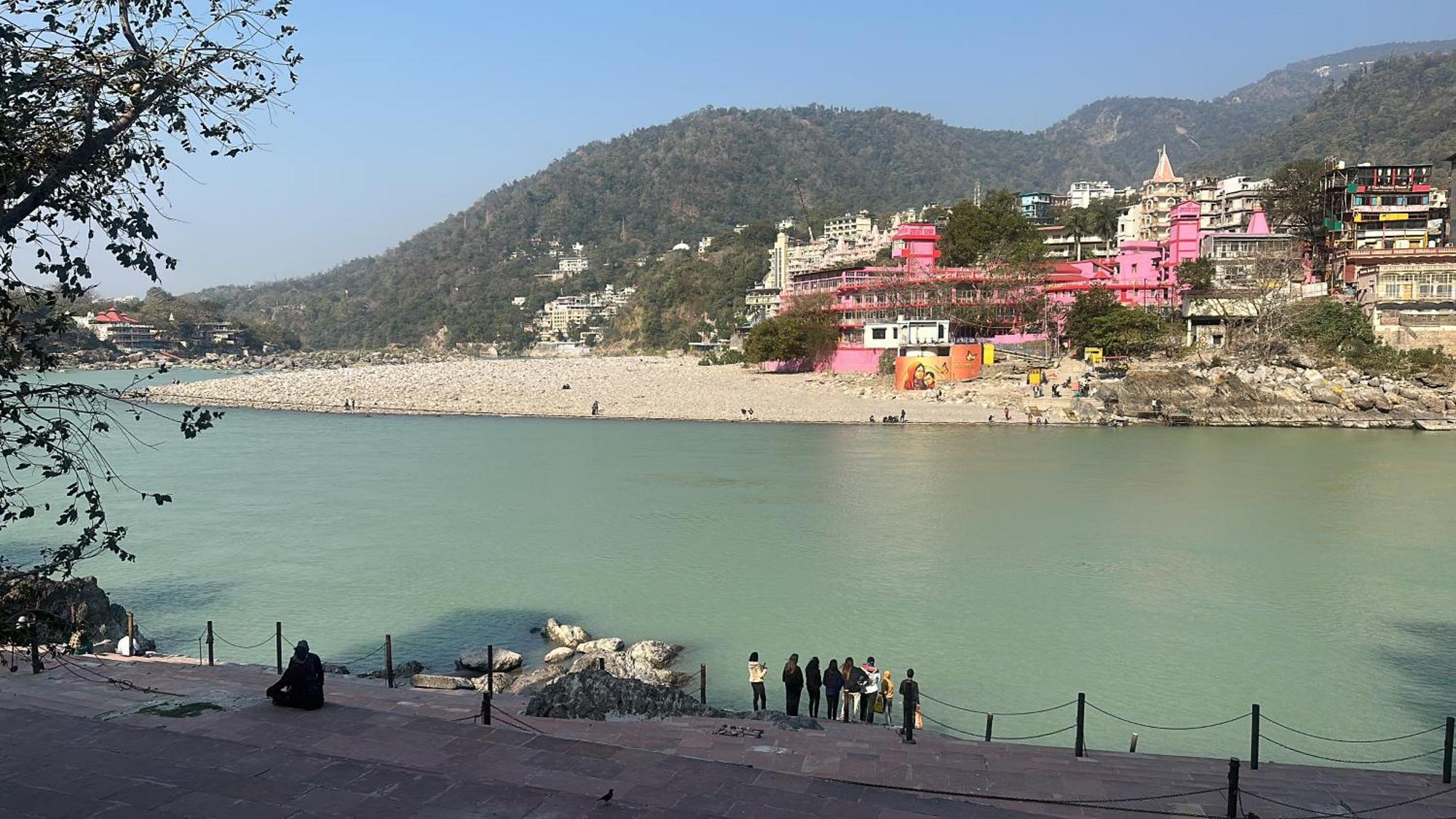 ホテル Vedic Dham Ganga リシケーシュ エクステリア 写真